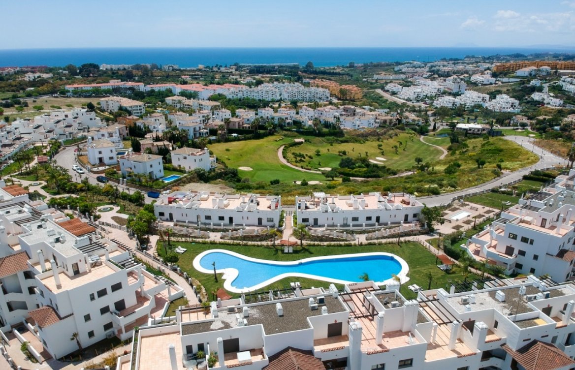 Apartments and Townhouses in Estepona in Estepona