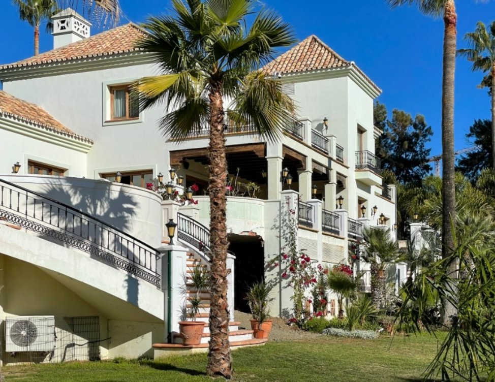 Villa en El Paraíso, Benahavís en Benahavís
