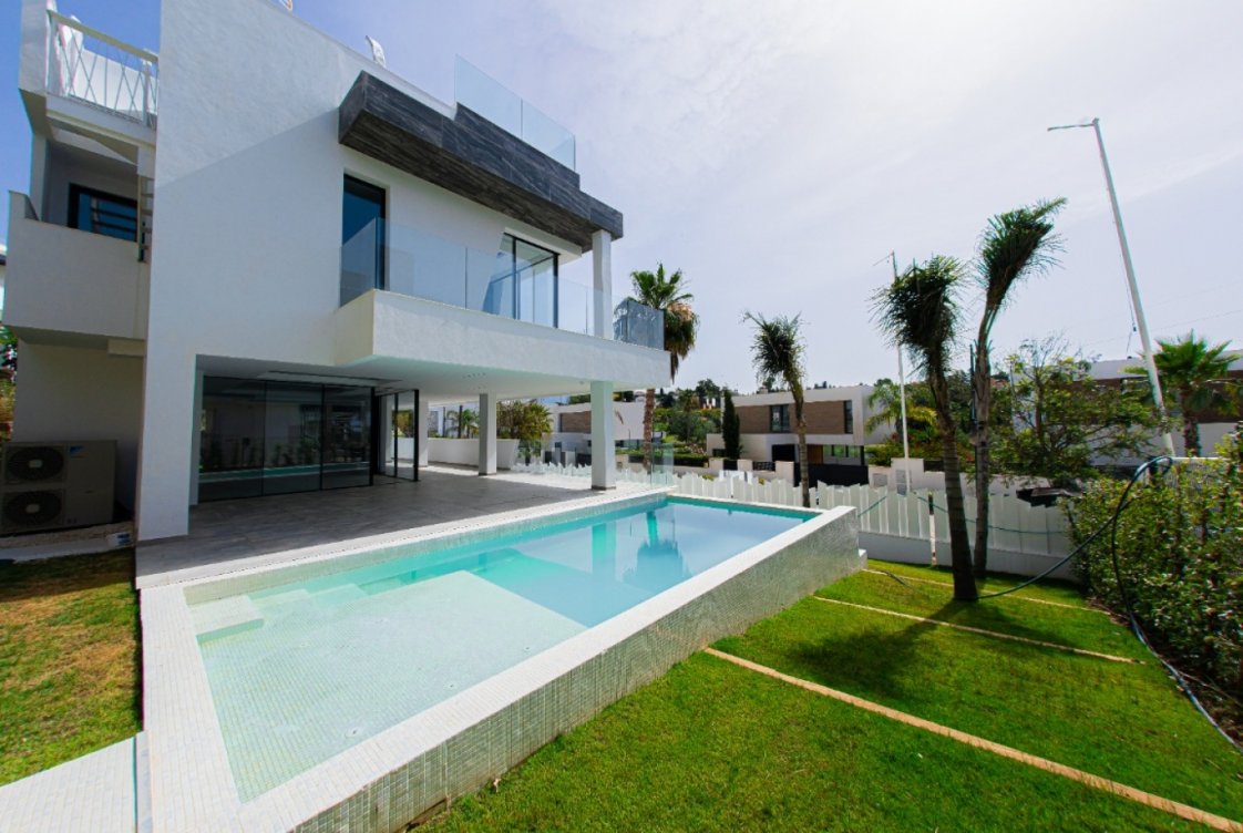 Luxury villa next to El Campanario Golf, Estepona in Estepona