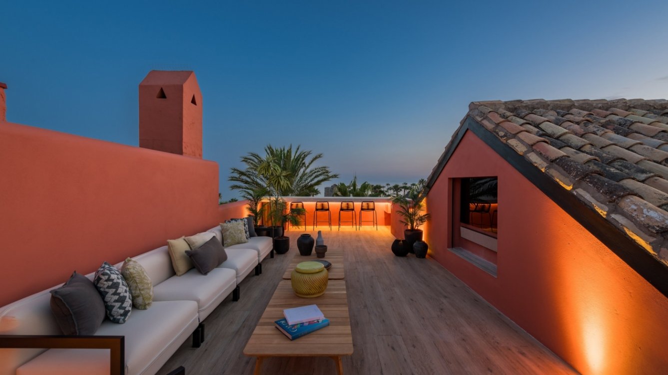 Beachfront penthouse on the New Golden Mile in Estepona in Estepona