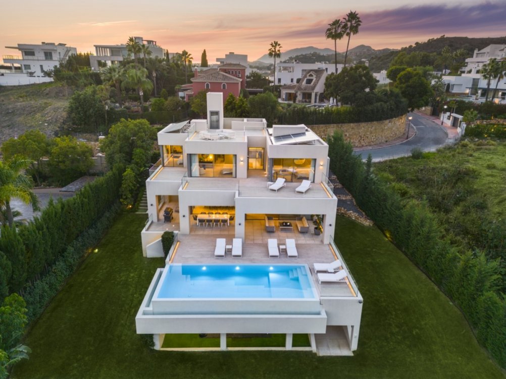 Modern Villa in Nueva Andalucía, Marbella  in Marbella