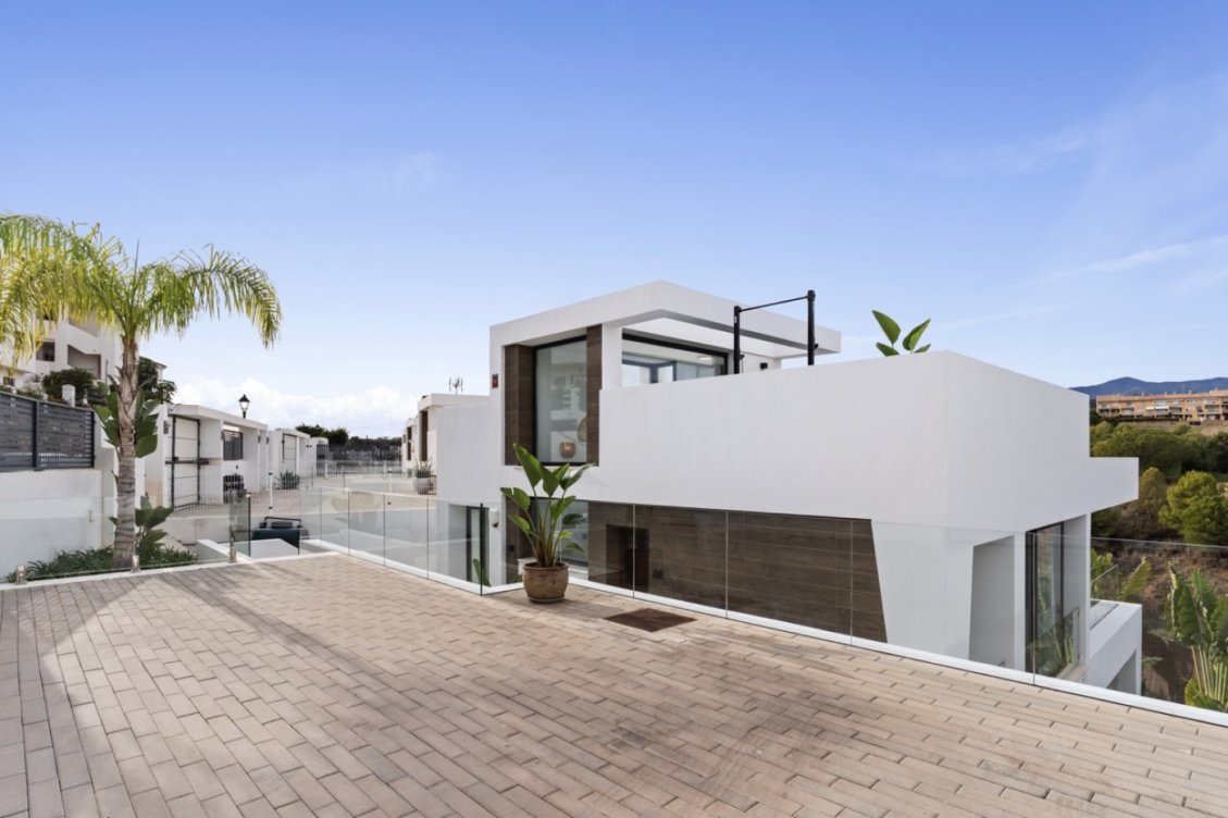 Modern villa in La Resina Golf in Estepona
