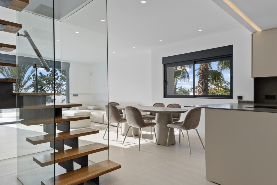 Promoción de apartamentos dúplex en El Paraíso, Estepona en Estepona