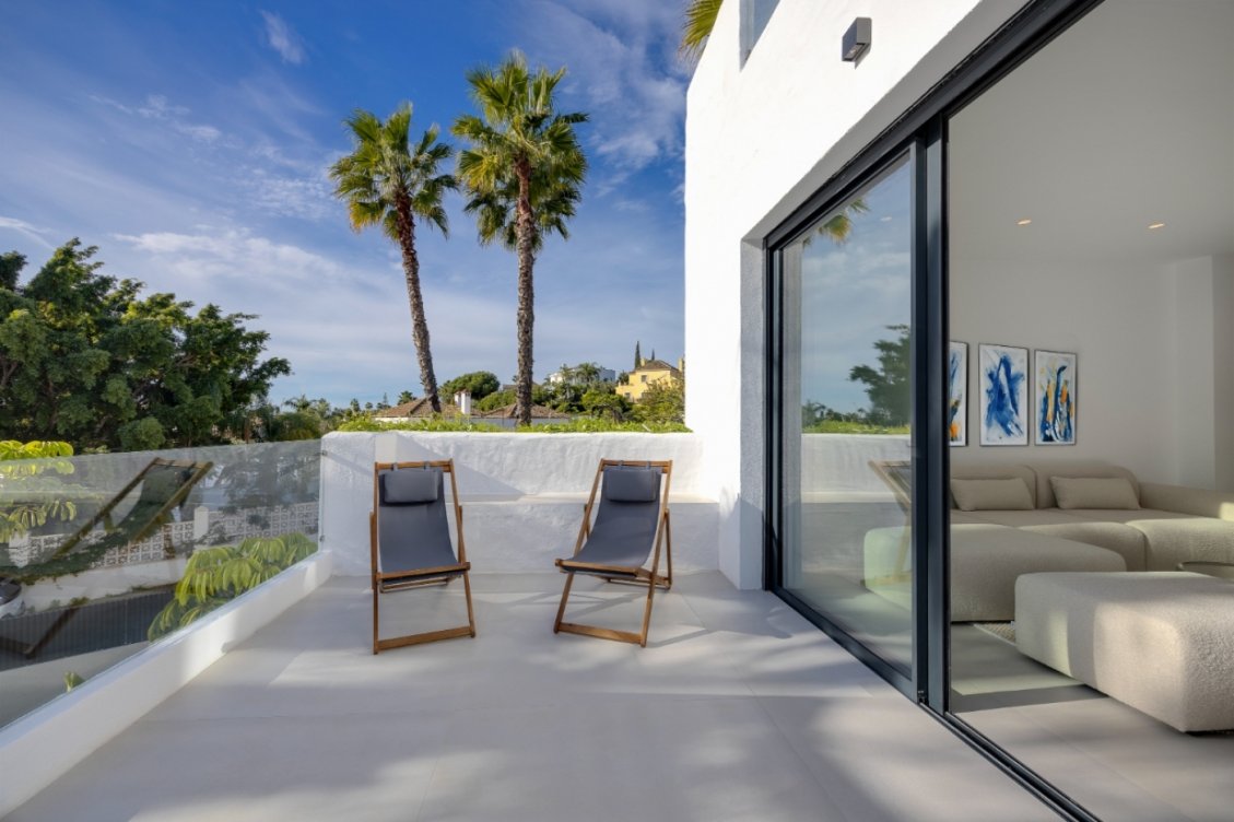 Promoción de apartamentos dúplex en El Paraíso, Estepona en Estepona