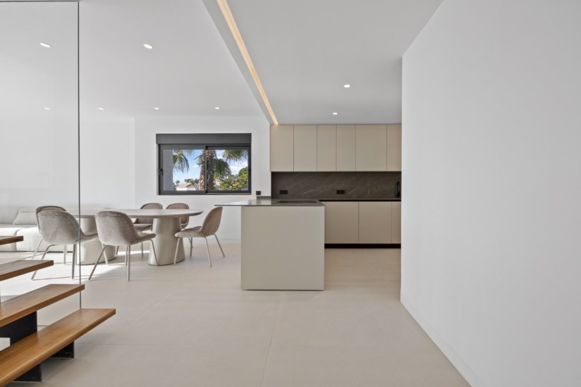 Promoción de apartamentos dúplex en El Paraíso, Estepona en Estepona