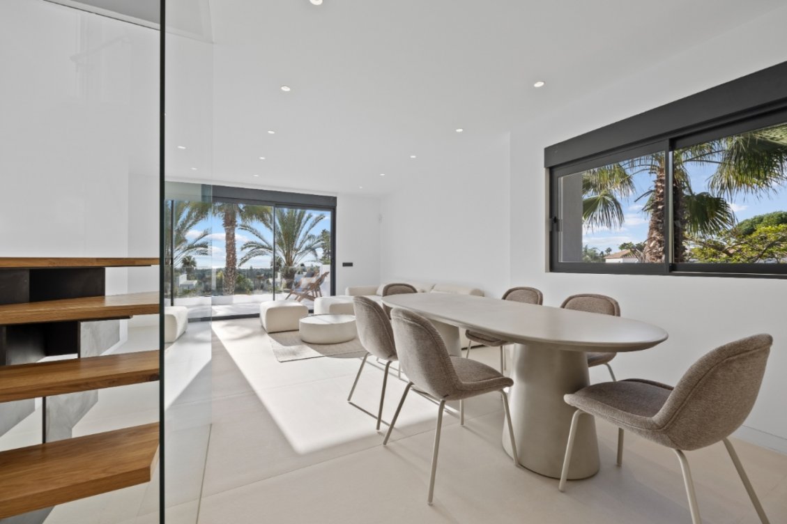 Promoción de apartamentos dúplex en El Paraíso, Estepona en Estepona