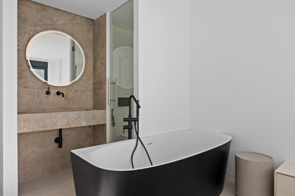 Promoción de apartamentos dúplex en El Paraíso, Estepona en Estepona