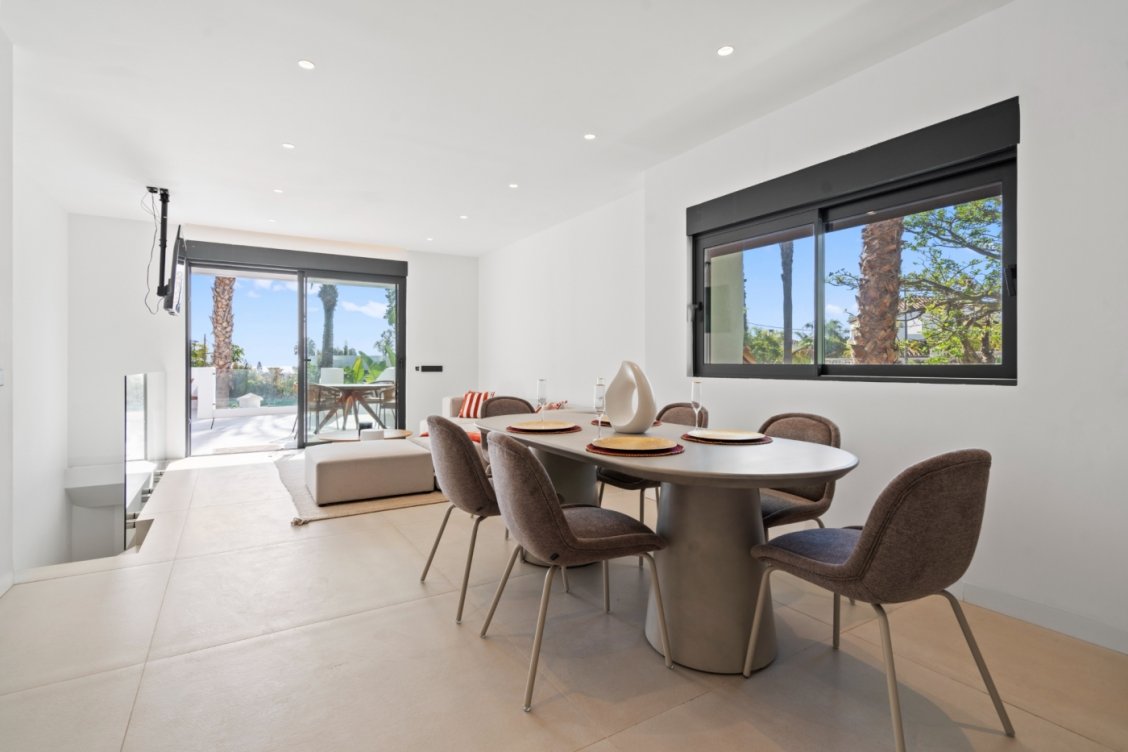 Promoción de apartamentos dúplex en El Paraíso, Estepona en Estepona
