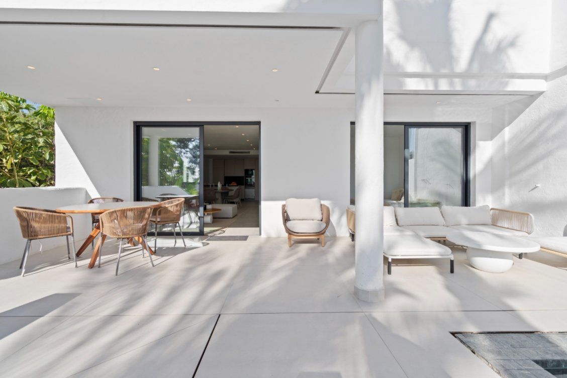 Promoción de apartamentos dúplex en El Paraíso, Estepona en Estepona