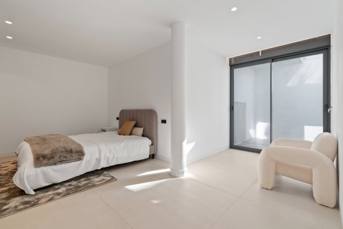 Promoción de apartamentos dúplex en El Paraíso, Estepona en Estepona