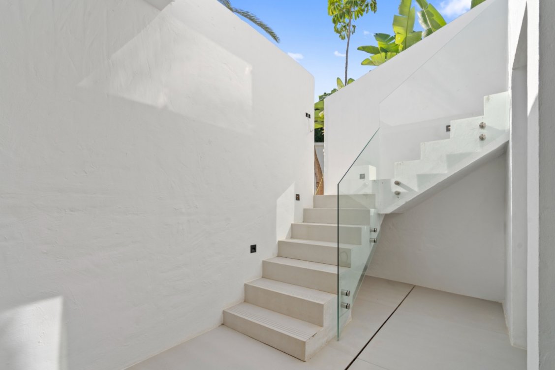 Promoción de apartamentos dúplex en El Paraíso, Estepona en Estepona