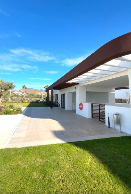 Apartamento de reciente construcción en Estepona en Estepona